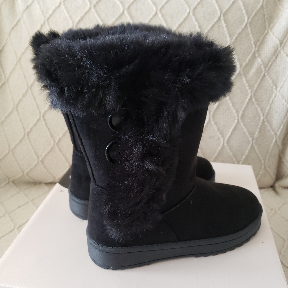 NEW Little Girl Black Fur-Lined Boots - Picture 3 of 7
